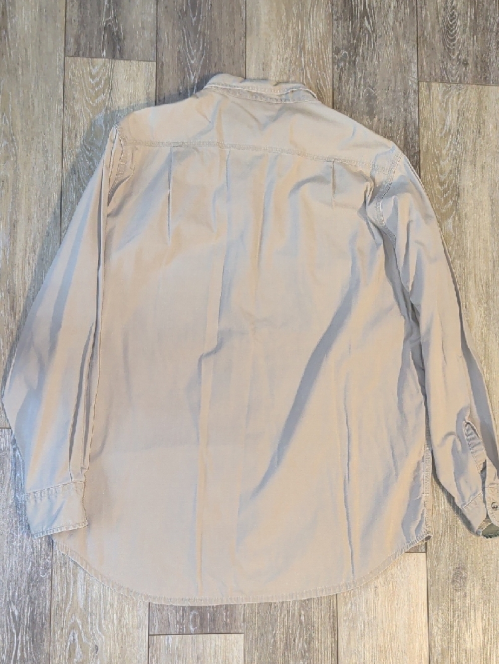Vintage Carhartt Men's Work Shirts Pair - Tan & Olive Green - Picture 6 of 11